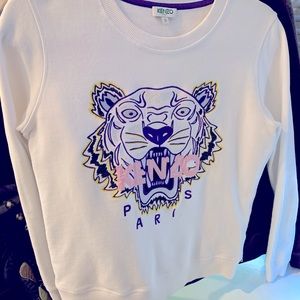 Woman's white small Kenzo sweater.